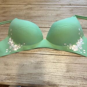 Victoria secret Secret embrace bra